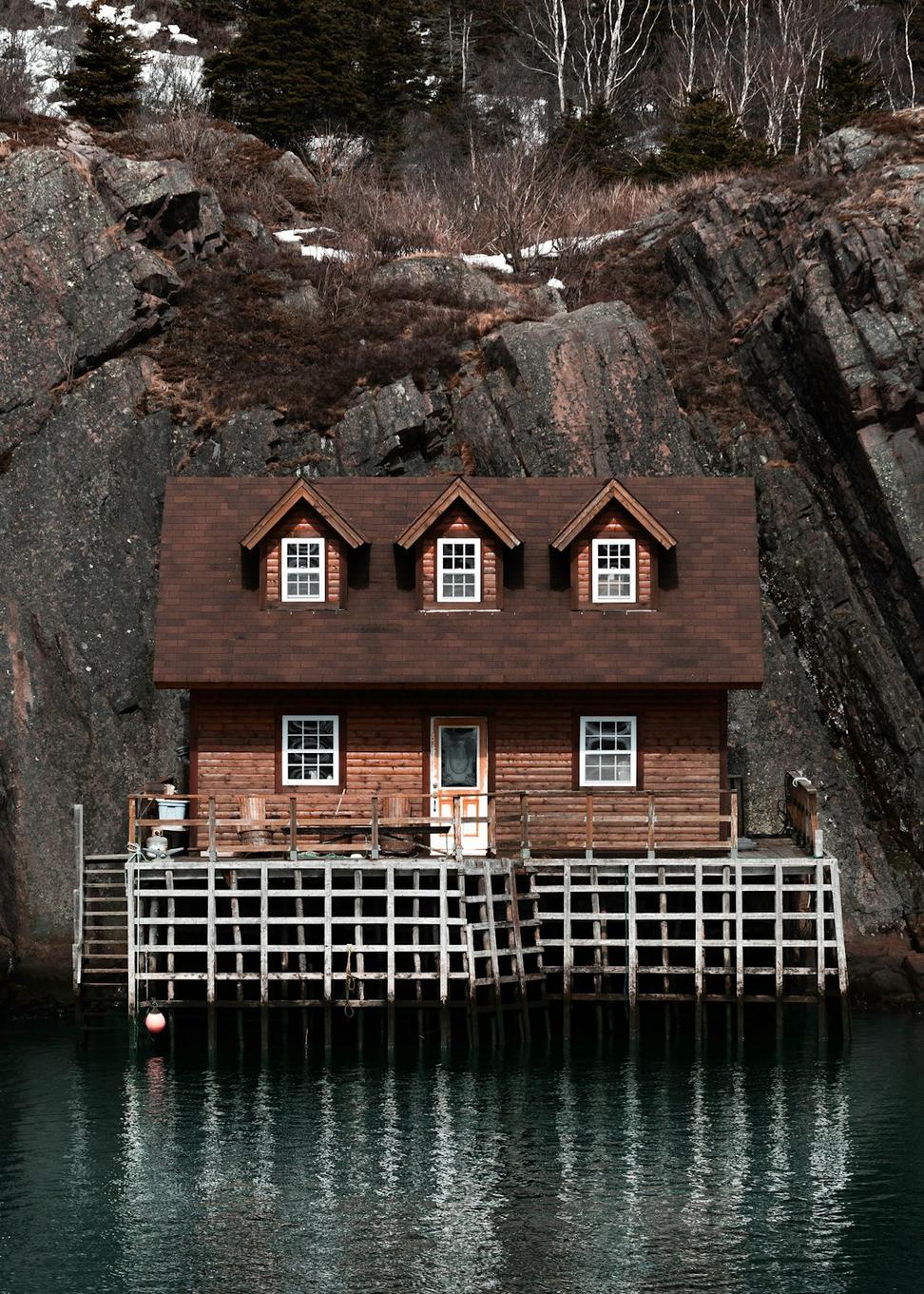 Lakefront Residence